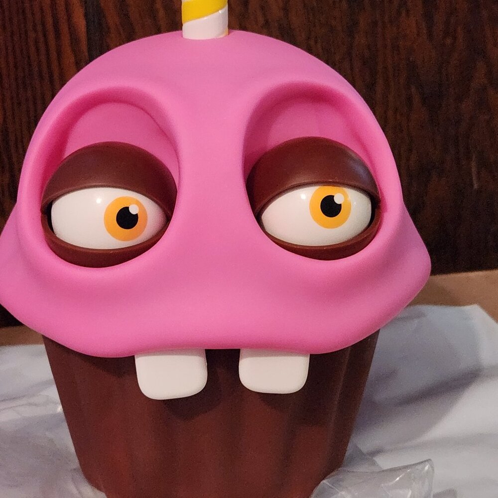 AMC Exclusive Five Nights at Freddy's2 FNAF 3D Drink Bottle Pink Cup CupCake - Picture 2 of 7